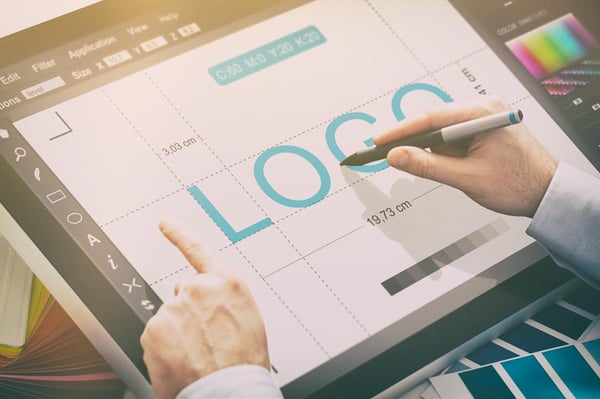 ¿Qué hace un diseñador gráfico en la vida real?